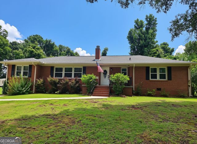503 Crestview Lane, Valley, AL 36854