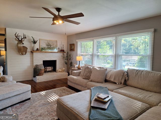 503 Crestview Lane, Valley, AL 36854