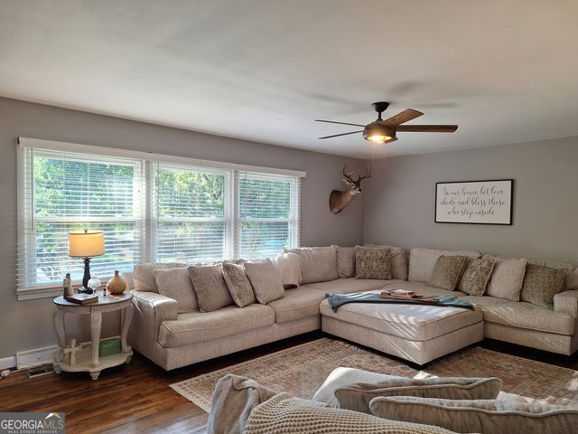 503 Crestview Lane, Valley, AL 36854