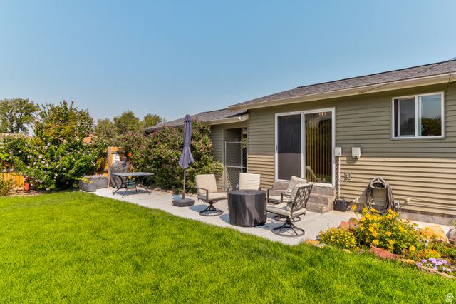 834 E SILVER SHADOWS DR, Murray, UT 84107