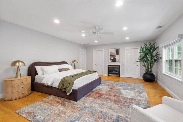 155 Oak Street, Needham, MA 02492