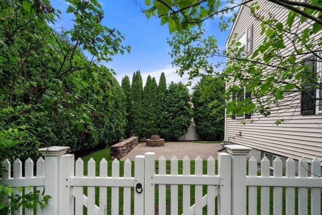 155 Oak Street, Needham, MA 02492