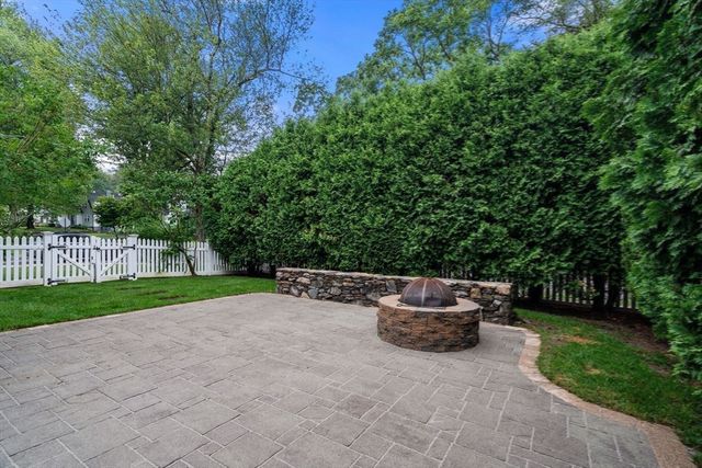 155 Oak Street, Needham, MA 02492