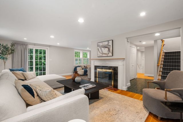 155 Oak Street, Needham, MA 02492