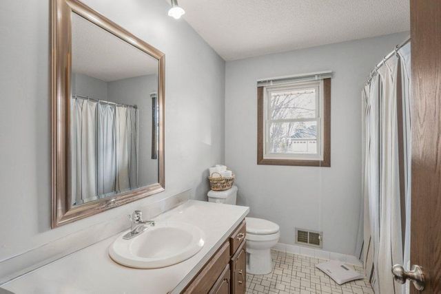 16420 Lake Ridge Drive, Maple Grove, MN 55311