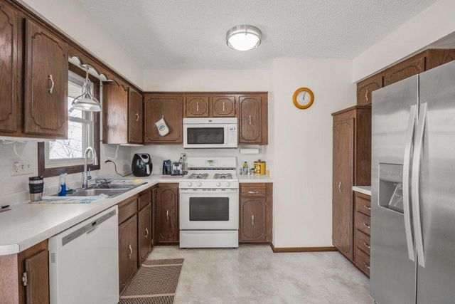 16420 Lake Ridge Drive, Maple Grove, MN 55311