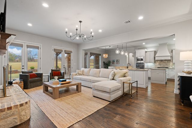 220 Bearclaw Circle, Aledo, TX 76008