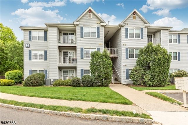 210 Stratford Pl, Bridgewater Twp., NJ 08805