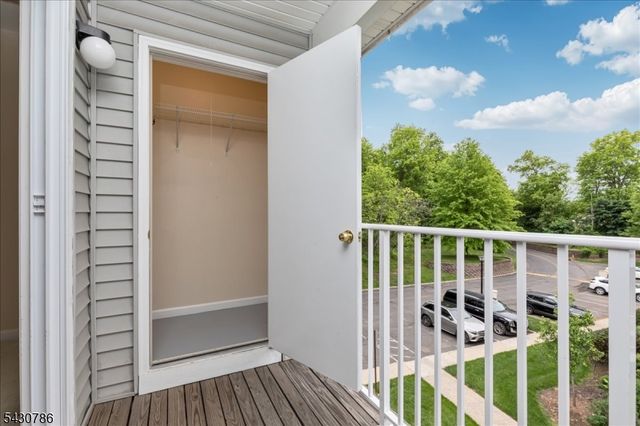 210 Stratford Pl, Bridgewater Twp., NJ 08805