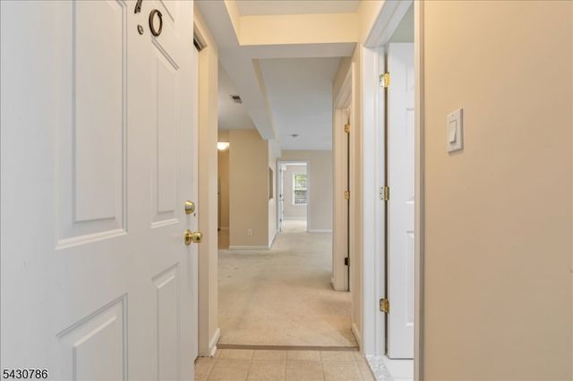 210 Stratford Pl, Bridgewater Twp., NJ 08805