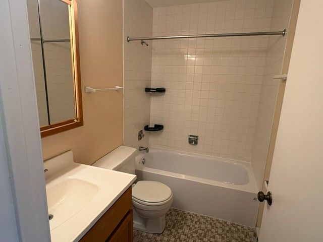 200 S Waters Edge Drive 202, Glendale Heights, IL 60139