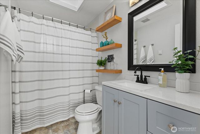 24517 Buckley Tapps Highway E, Buckley, WA 98321