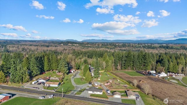 24517 Buckley Tapps Highway E, Buckley, WA 98321