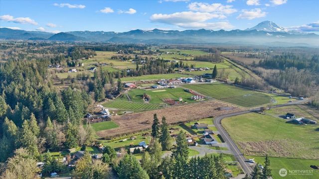 24517 Buckley Tapps Highway E, Buckley, WA 98321