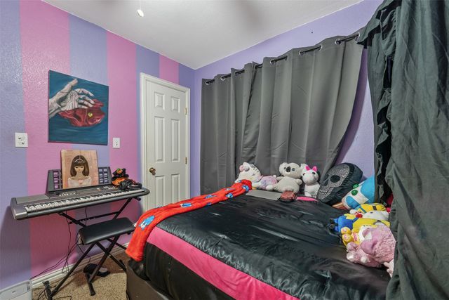 220 E Glenwood Street, Mabank, TX 75147