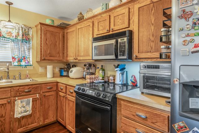 220 E Glenwood Street, Mabank, TX 75147