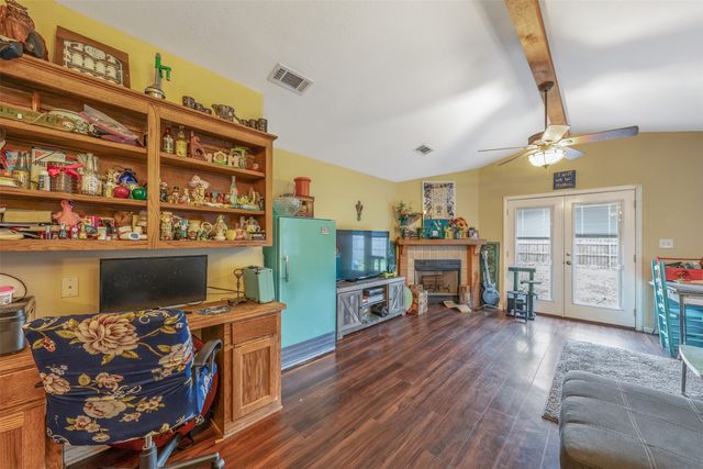 220 E Glenwood Street, Mabank, TX 75147