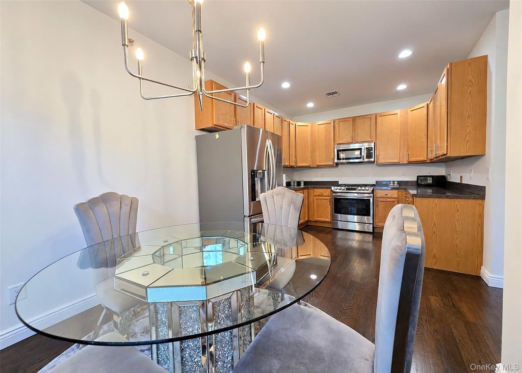 210 Kettles Lane, Medford, NY 11763 — photo 5
