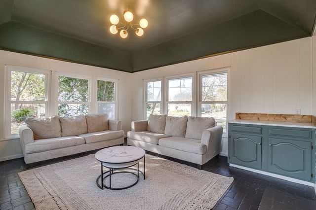 1000 E Walnut Street, Hillsboro, TX 76645