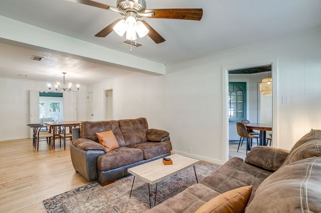 1000 E Walnut Street, Hillsboro, TX 76645