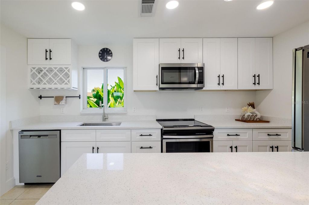 Image 37 of property listing at 204 ALABAMA COURT, Lehigh Acres, FL 33936