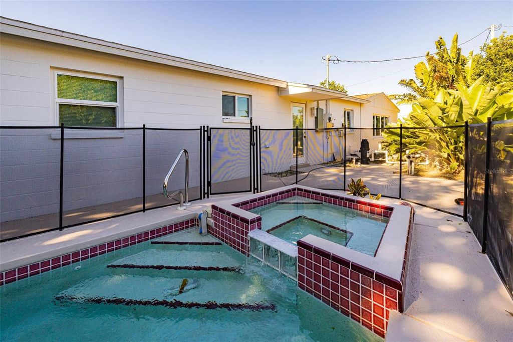 Image 10 of property listing at 204 ALABAMA COURT, Lehigh Acres, FL 33936