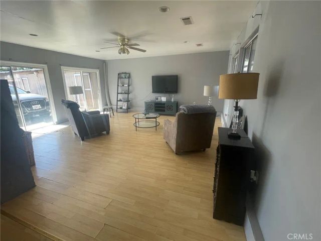 8233 Fallbrook, West Hills, CA 91304