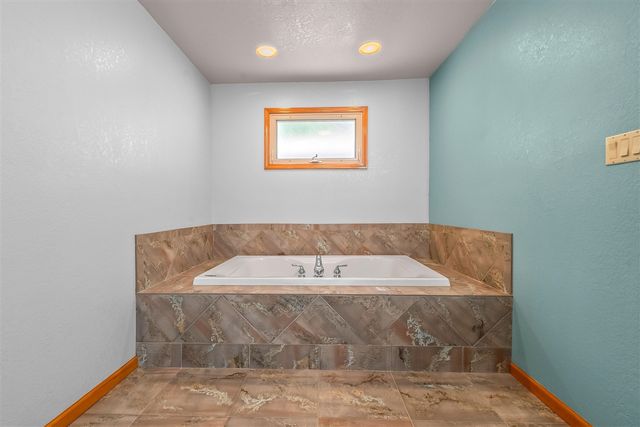 11971 Bradley Drive, Jerome, MI 49249