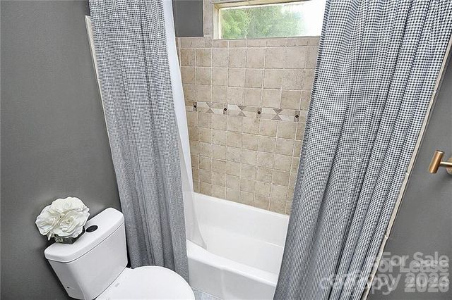 3052 Brookridge Lane, Charlotte, NC 28211