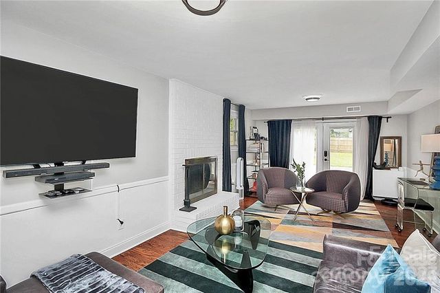 3052 Brookridge Lane, Charlotte, NC 28211