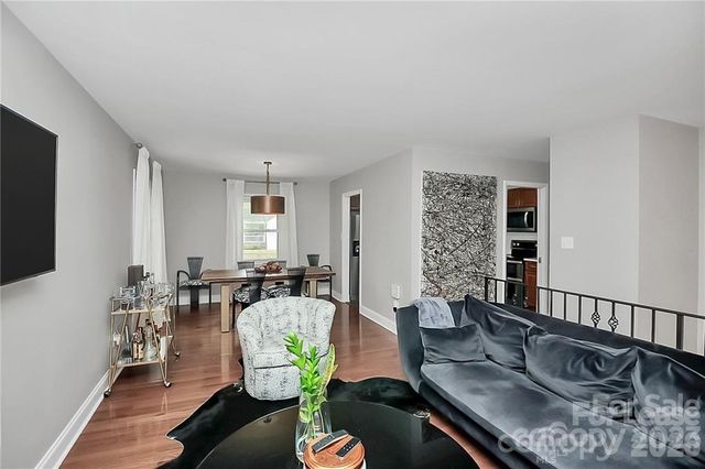 3052 Brookridge Lane, Charlotte, NC 28211