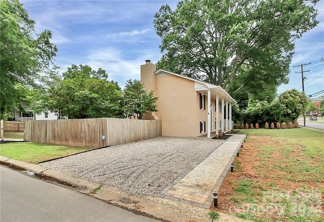 3052 Brookridge Lane, Charlotte, NC 28211