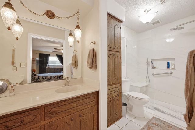 2809 El Camino Street, Bay City, TX 77414