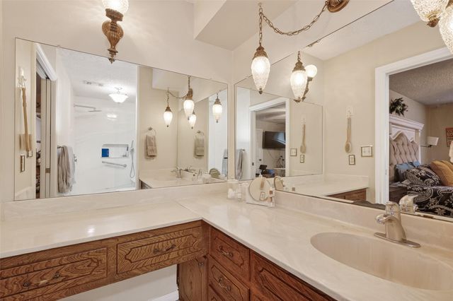 2809 El Camino Street, Bay City, TX 77414