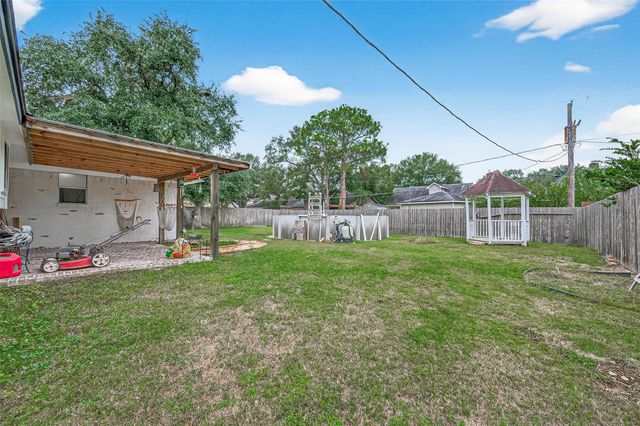 2809 El Camino Street, Bay City, TX 77414