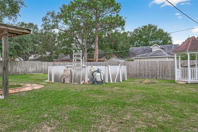 2809 El Camino Street, Bay City, TX 77414