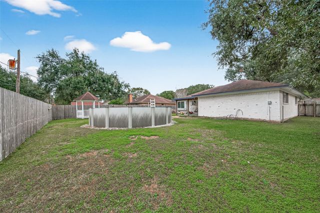 2809 El Camino Street, Bay City, TX 77414