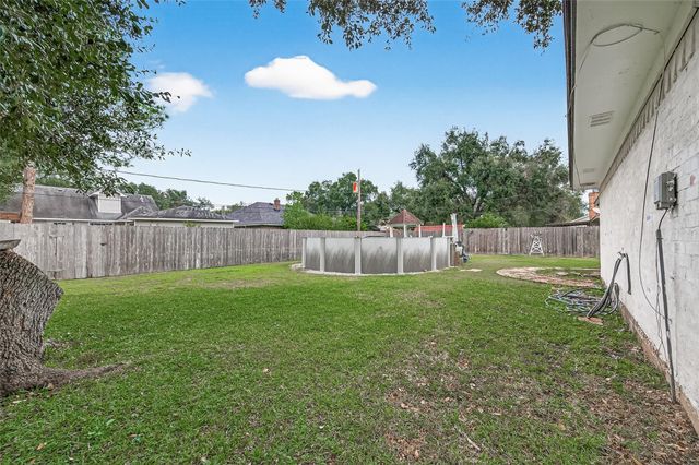 2809 El Camino Street, Bay City, TX 77414