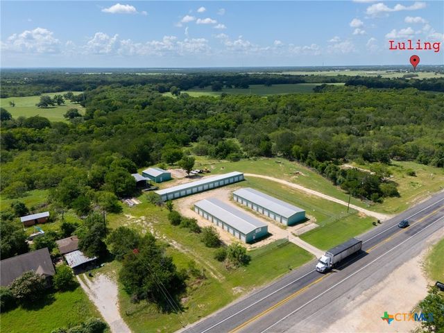 1940 S Magnolia Avenue, Luling, TX 78648