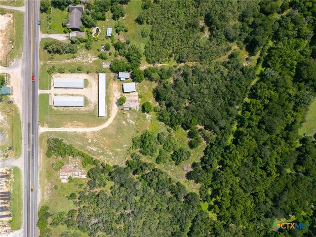1940 S Magnolia Avenue, Luling, TX 78648