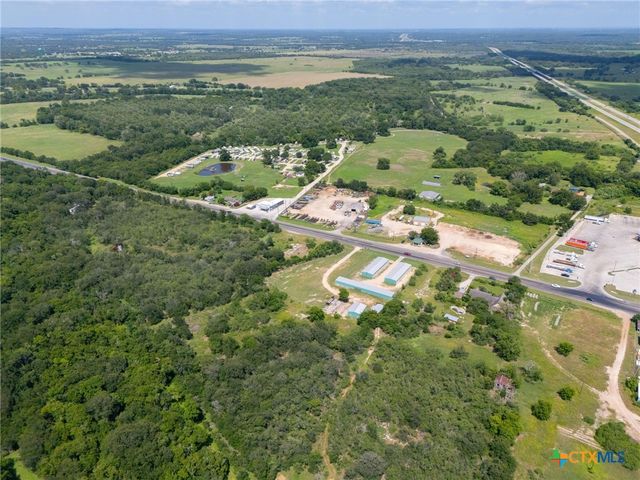 1940 S Magnolia Avenue, Luling, TX 78648