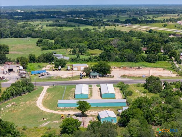 1940 S Magnolia Avenue, Luling, TX 78648