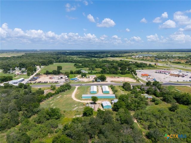 1940 S Magnolia Avenue, Luling, TX 78648