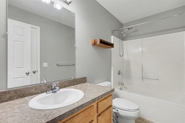 2272 Baldwin Street, Jenison, MI 49428