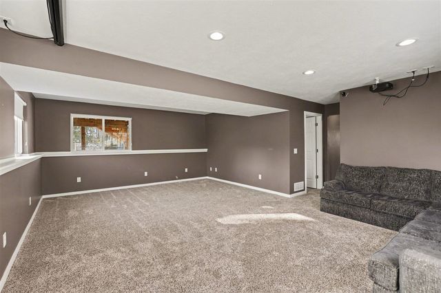 2272 Baldwin Street, Jenison, MI 49428