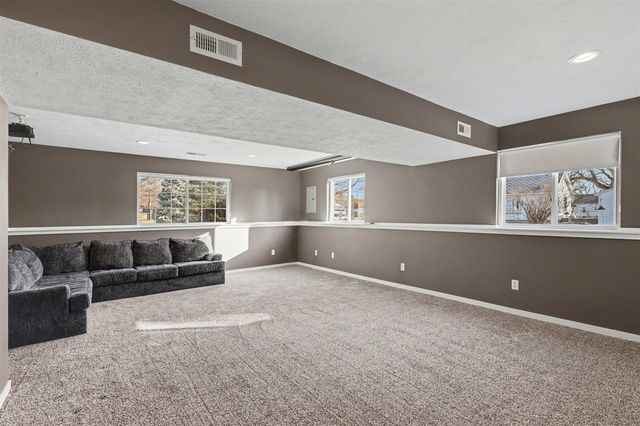 2272 Baldwin Street, Jenison, MI 49428