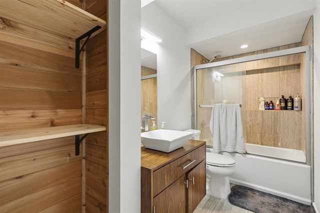 2272 Baldwin Street, Jenison, MI 49428