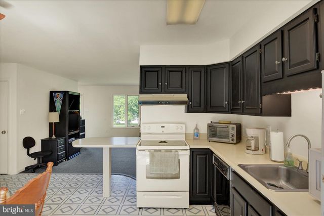 24 KEENEY SUNSET DR, Shrewsbury, PA 17361