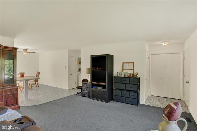 24 KEENEY SUNSET DR, Shrewsbury, PA 17361