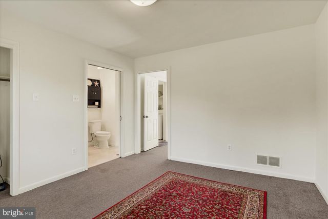 24 KEENEY SUNSET DR, Shrewsbury, PA 17361